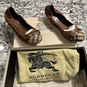 Burberry Women's Ballet Flats 6.5UK 39.5 EUR.